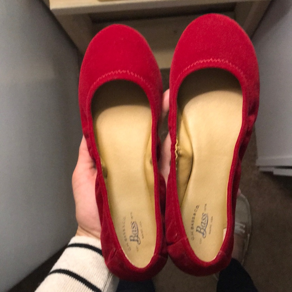 🌺Last Chance🌺Bass red velvet flats